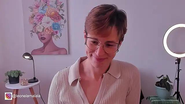 Snapshot of cuddlingbunny chatting on March 13, 4:34 pm cuddlingbunny online show from March 13, 4:34 pm