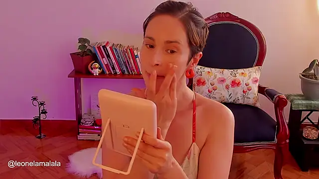 Snapshot of cuddlingbunny chatting on March 22, 9:10 pm cuddlingbunny online show from March 22, 9:10 pm