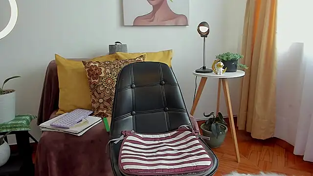 Snapshot of cuddlingbunny chatting on March 2, 2:58 pm cuddlingbunny online show from March 2, 2:58 pm