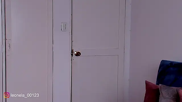 cuddlingbunny online show from February 21, 2:41 pm