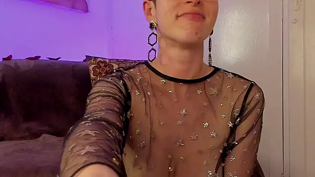 Snapshot of cuddlingbunny chatting on February 15, 1:31 am cuddlingbunny online show from February 15, 1:31 am