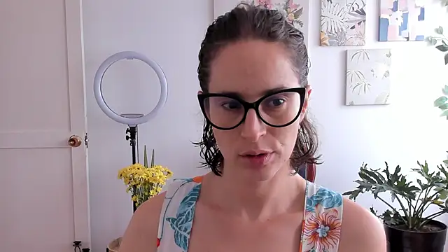 cuddlingbunny online show from May 23, 7:35 pm