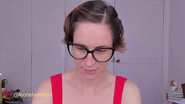 Snapshot of cuddlingbunny chatting on October 14, 5:46 pm cuddlingbunny online show from October 14, 5:46 pm