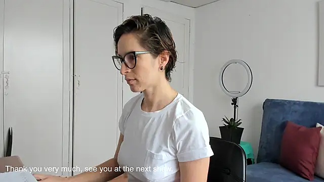 Snapshot of cuddlingbunny chatting on November 3, 2:09 pm cuddlingbunny online show from November 3, 2:09 pm