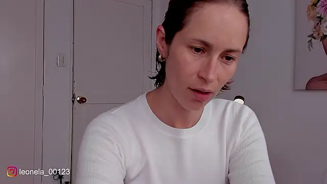 cuddlingbunny online show from February 14, 6:52 pm