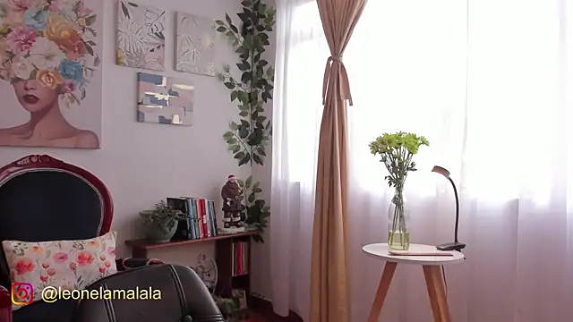 Snapshot of cuddlingbunny chatting on November 14, 3:26 pm cuddlingbunny online show from November 14, 3:26 pm