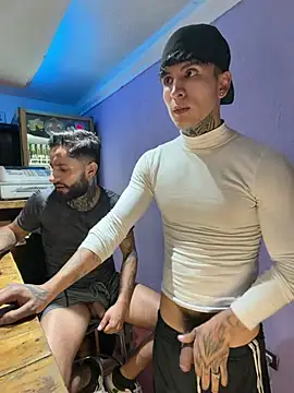  Tomy08calderon online show from May 28, 1:57 am