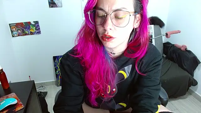 natasha laulau online show from April 17, 2:25 am