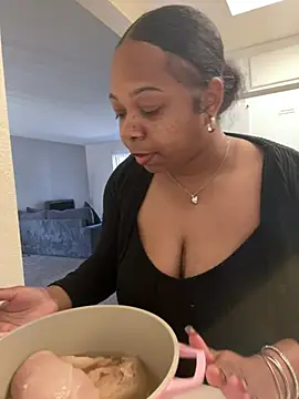 Snapshot of prettygirlxo chatting on February 24, 9:09 pm prettygirlxo online show from February 24, 9:09 pm