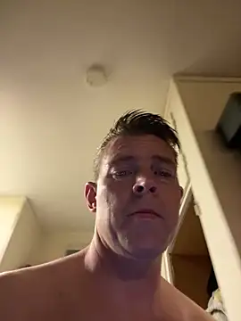 Teddan82 online show from April 17, 10:45 pm