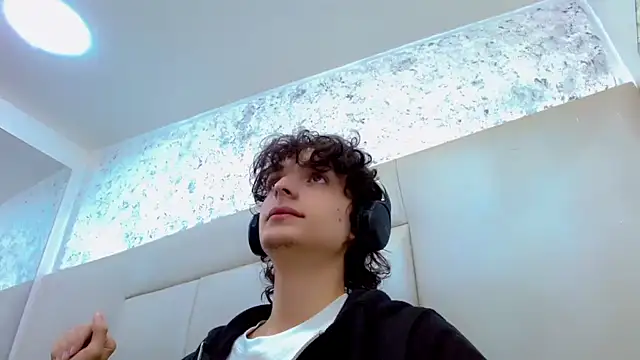 Sr BonnyEthan online show from February 28, 1:00 pm