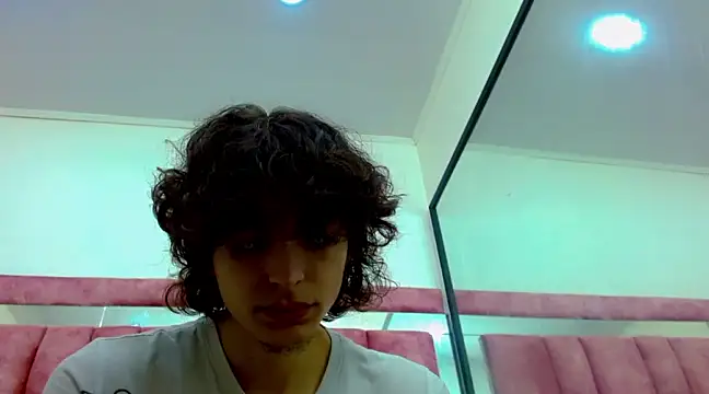 Snapshot of Sr_BonnyEthan chatting on February 7, 1:43 pm Sr BonnyEthan online show from February 7, 1:43 pm