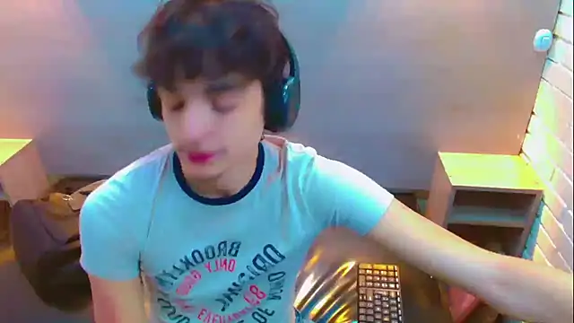 Sr BonnyEthan online show from December 18, 1:48 pm