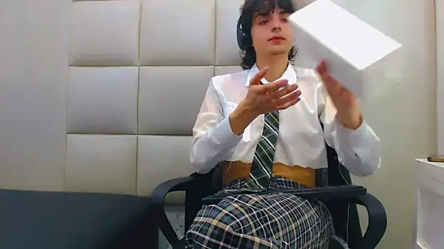 Sr BonnyEthan online show from February 13, 12:49 pm