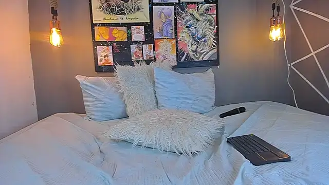 Snapshot of cloe_bridgee chatting on February 16, 6:10 am cloe bridgee online show from February 16, 6:10 am