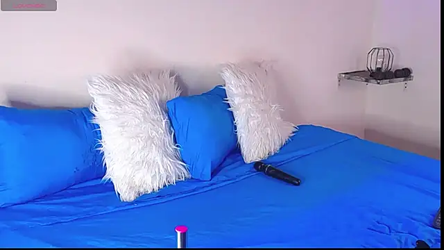 Snapshot of cloe_bridgee chatting on November 15, 3:10 am cloe bridgee online show from November 15, 3:10 am