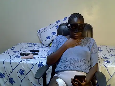 Snapshot of QueenJelly_Sexy chatting on February 12, 1:16 am QueenJelly Sexy online show from February 12, 1:16 am