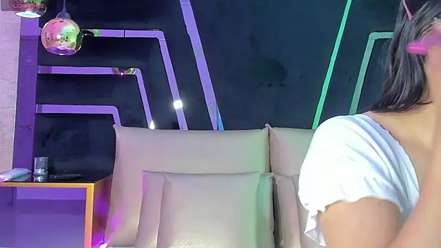 Snapshot of DaraBeckett chatting on October 24, 11:53 am DaraBeckett online show from October 24, 11:53 am