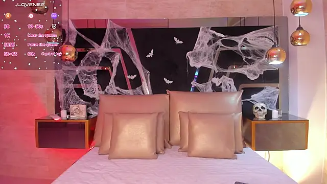 Snapshot of DaraBeckett chatting on October 31, 10:12 am DaraBeckett online show from October 31, 10:12 am