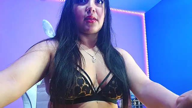 Snapshot of Isa-Jones chatting on October 4, 3:41 am Isa-Jones online show from October 4, 3:41 am