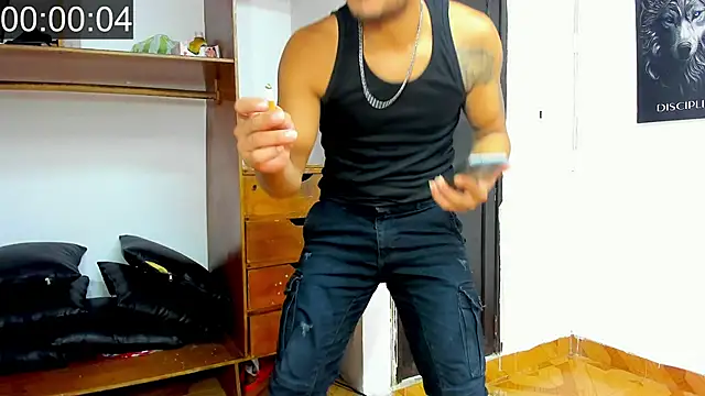 Snapshot of hard_Sex_No_Mercy chatting on May 17, 6:35 am hard Sex No Mercy online show from May 17, 6:35 am