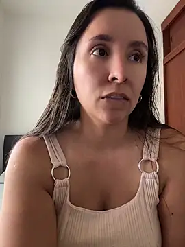 emely sexx20 online show from May 7, 6:33 pm