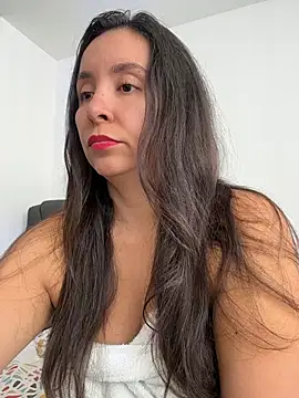 Snapshot of emely_sexx20 chatting on June 10, 7:04 pm emely sexx20 online show from June 10, 7:04 pm