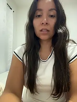 emely sexx20 online show from May 3, 1:00 am