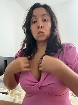 Snapshot of emely_sexx20 chatting on July 10, 9:48 pm emely sexx20 online show from July 10, 9:48 pm