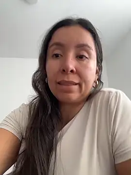 Snapshot of emely_sexx20 chatting on June 9, 2:51 pm emely sexx20 online show from June 9, 2:51 pm