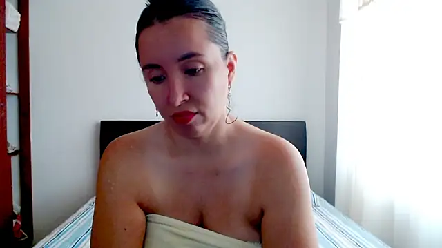 emely sexx20 online show from December 4, 2:49 pm