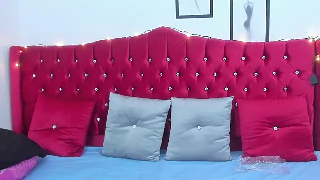 Snapshot of Angelicvill chatting on December 23, 12:30 pm Angelicvill online show from December 23, 12:30 pm