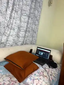 Favoritegirl1 online show from February 2, 9:36 pm