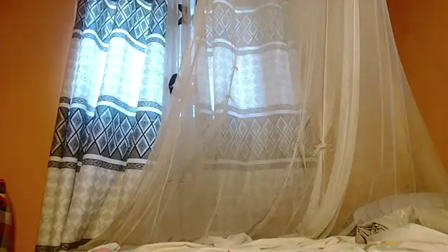 Snapshot of titi_fiesta chatting on October 11, 6:03 am titi fiesta online show from October 11, 6:03 am