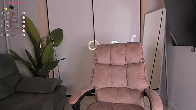 Snapshot of helen_ramsay chatting on November 11, 2:56 pm helen ramsay online show from November 11, 2:56 pm