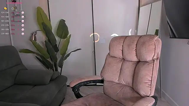 Snapshot of helen_ramsay chatting on November 12, 3:27 pm helen ramsay online show from November 12, 3:27 pm