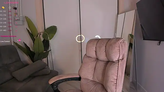 Snapshot of helen_ramsay chatting on October 30, 2:58 pm helen ramsay online show from October 30, 2:58 pm