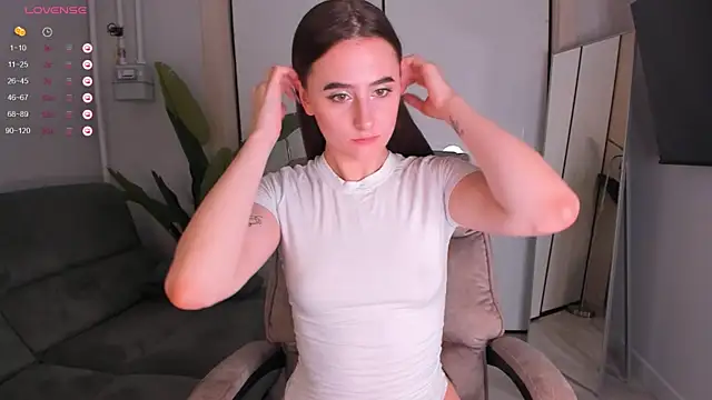 Snapshot of helen_ramsay chatting on October 27, 2:29 pm helen ramsay online show from October 27, 2:29 pm