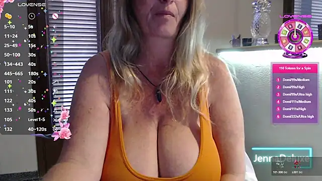 JennaDeluxe online show from May 12, 5:48 am