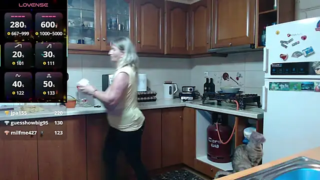 JennaDeluxe online show from April 3, 10:11 am