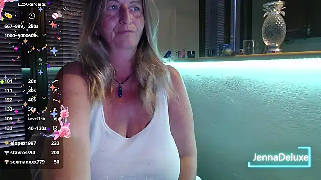Snapshot of JennaDeluxe chatting on July 2, 3:45 am JennaDeluxe online show from July 2, 3:45 am