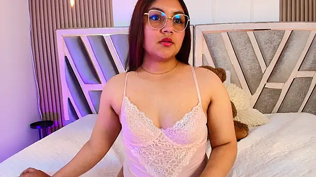 ashlei  online show from July 29, 6:29 pm