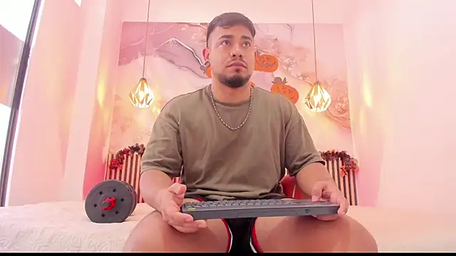 BrianMalonee online show from October 24, 12:04 pm