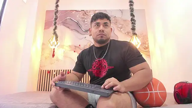 BrianMalonee online show from December 20, 12:41 pm