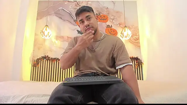 BrianMalonee online show from October 25, 1:01 pm