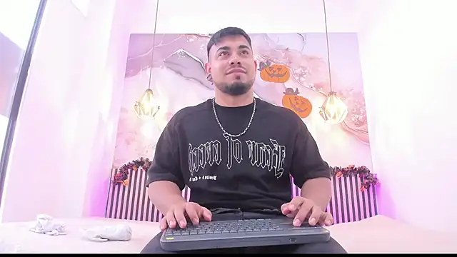 BrianMalonee online show from October 31, 12:02 pm