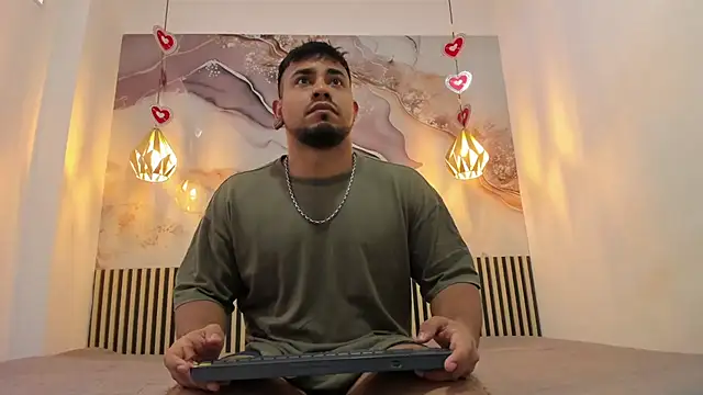 BrianMalonee online show from March 24, 12:05 pm