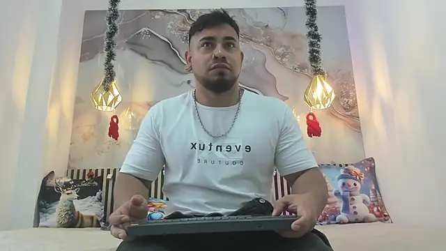 BrianMalonee online show from December 5, 12:04 pm