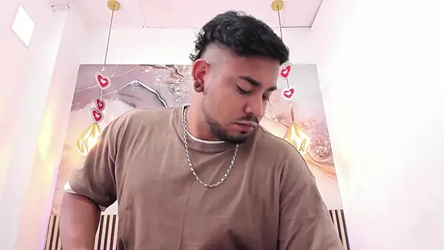 BrianMalonee online show from March 3, 12:23 pm