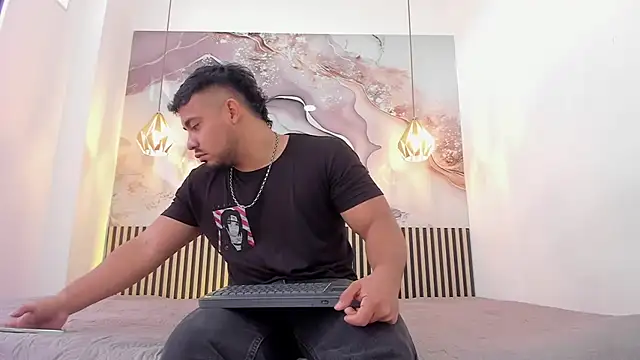 BrianMalonee online show from November 18, 12:19 pm